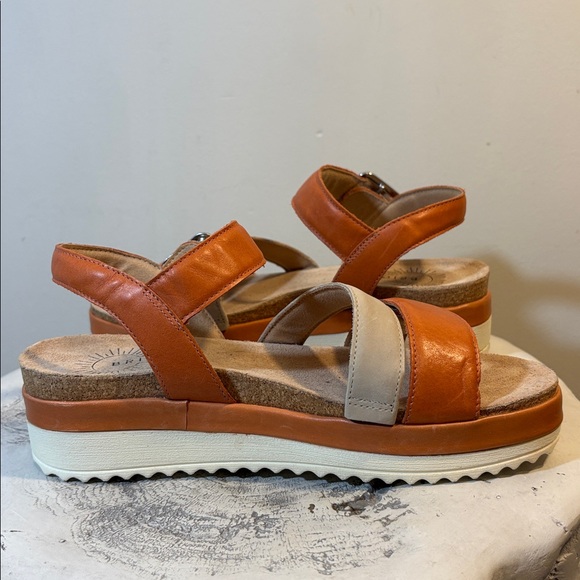 Cork and Leather Velcro Strap Faux Buckle 2” Platform Comfort Sandals Size 8 - Picture 7 of 12